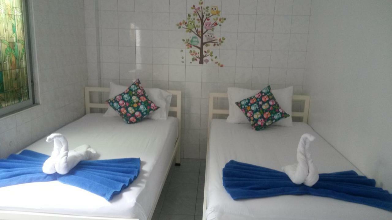 Madinah Hostel Ranong Ban Lum Than Exterior foto