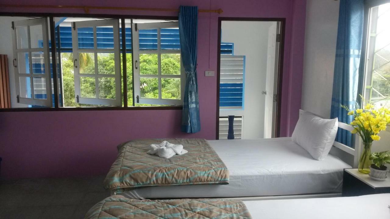 Madinah Hostel Ranong Ban Lum Than Exterior foto